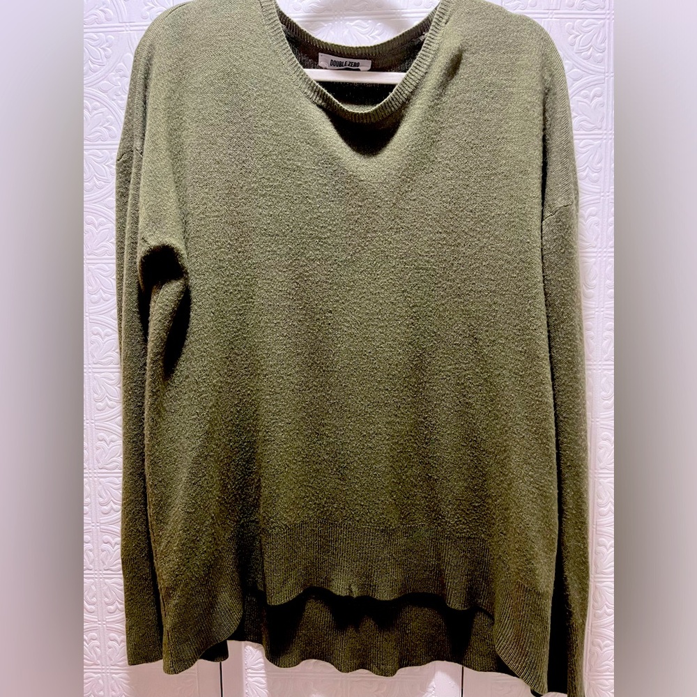 Double Zero green hi low long sleeve Sweater -~ L